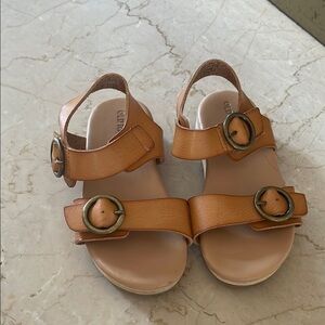 Old Navy Kids Tan Sandals NWOT Sz 9
